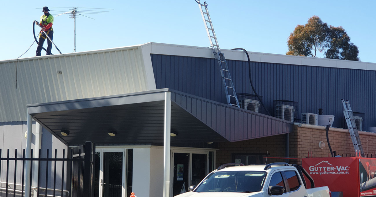 The long-term benefits of regular commercial gutter cleaning